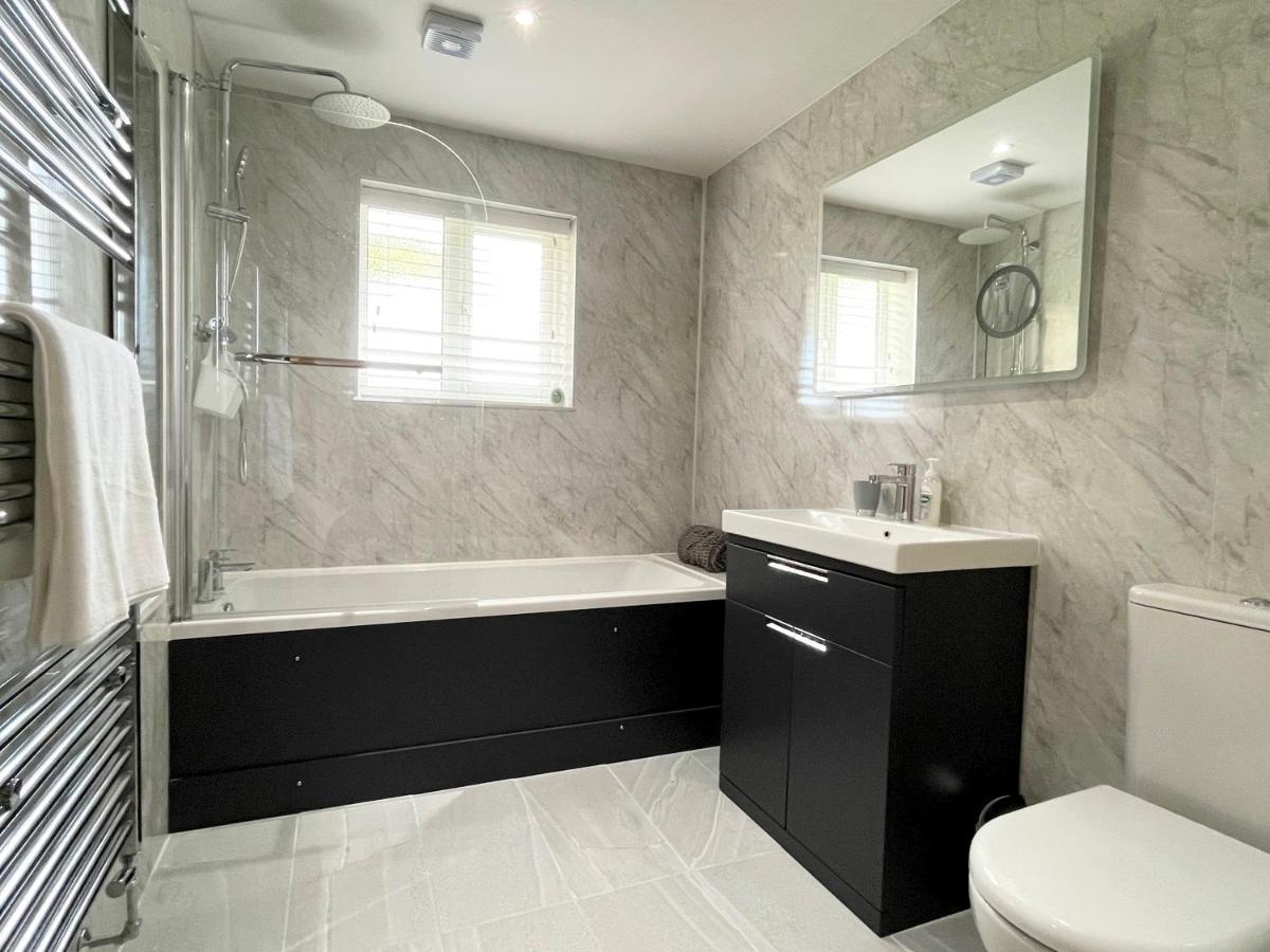 Modern 3 Bed Bungalow With Parking, Private Garden Newlyn Zewnętrze zdjęcie